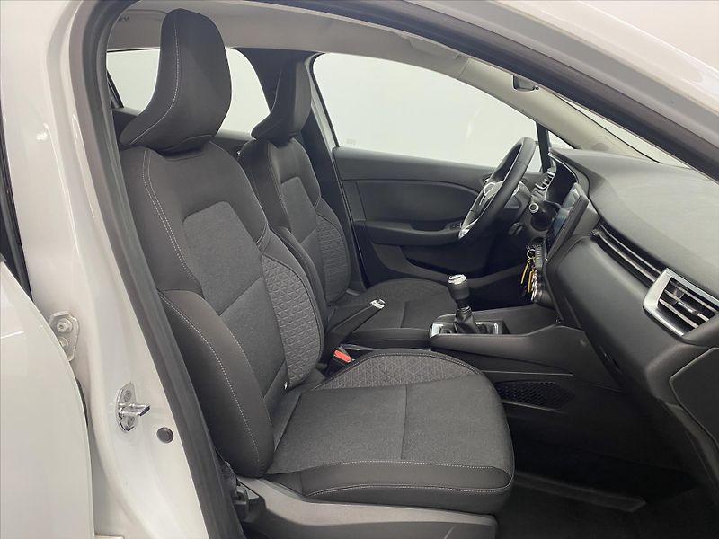 Renault Clio 1,0 TCe 74kw LED 1. maj. ČR - fotka 8 z 26
