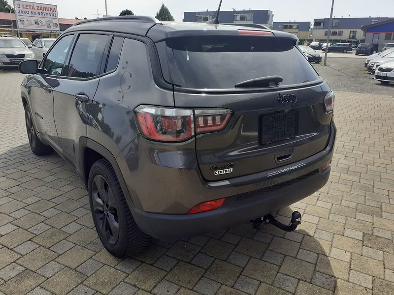Jeep Compass (2020) 2.4 L 4X4 LATITUDE - fotka 5 z 39