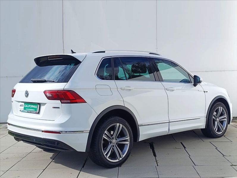 Volkswagen Tiguan 2,0 TDi R-Line DSG 4x4 Navi ČR - fotka 6 z 33