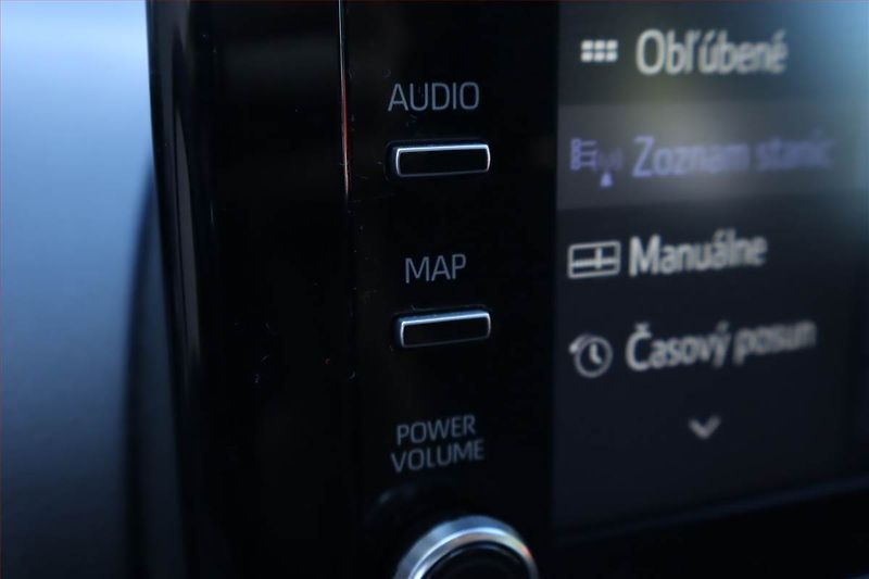 Toyota Yaris (2023) Comfort Style Tech 1.5 VVT-i - fotka 18 z 22