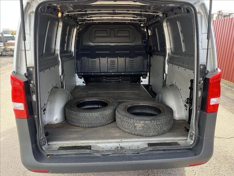 Mercedes-Benz Vito 1,8 110CDi LONG KLIMA ČR1M DPH - fotka 26 z 36