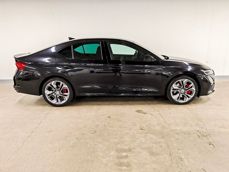 Škoda Octavia (2023) 2.0 TSI 180 kW DSG RS - fotka 28 z 32