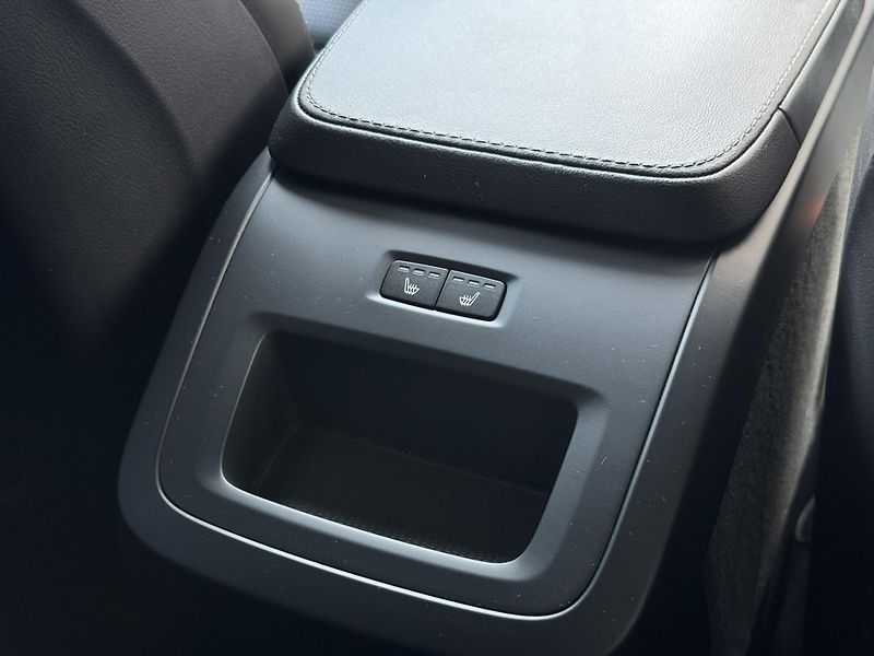 Volvo XC90 B5 (nafta) AWD VENTILACE +kola - fotka 28 z 50