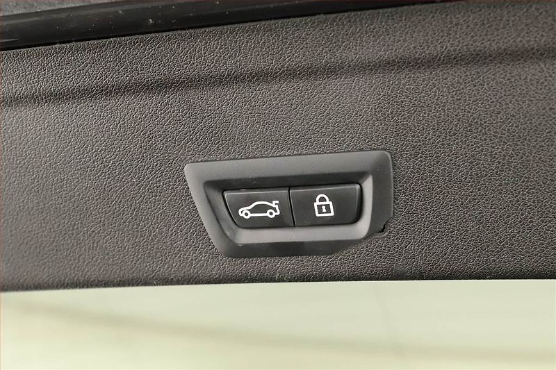 BMW X6 (2021) xDrive40d - fotka 21 z 21