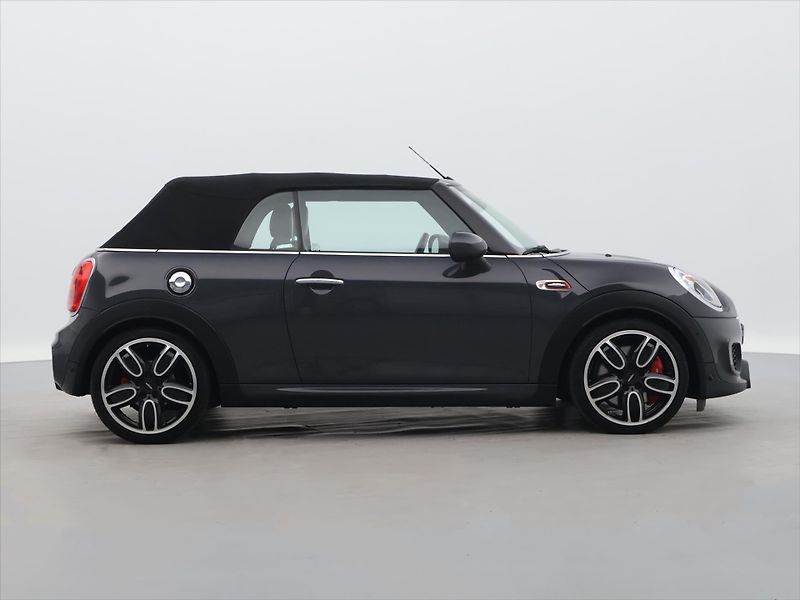 Mini Cooper 2,0 i JCW 170kW Cabrio Manual - fotka 8 z 39