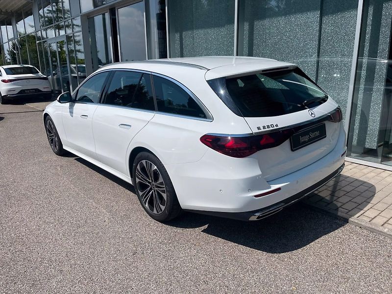Mercedes-Benz Třídy E 220d Avantgarde Taž Distronic - fotka 6 z 18