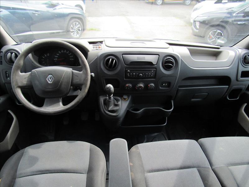 Renault Master 2,3 dCi 107kW 7 míst Valník - fotka 14 z 24