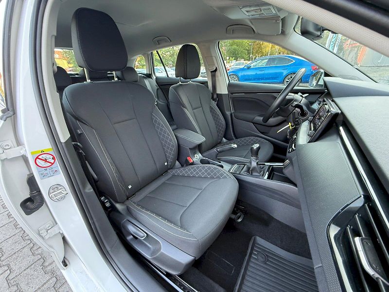 Škoda Scala (2022) 1.0 TSI 81 kW Ambition Plus - fotka 21 z 23