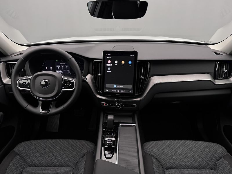 Volvo XC60 (2026)  B5 AWD AUT CORE - fotka 2 z 20