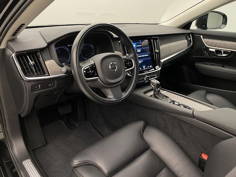 Volvo V90 CC D5 AWD MOMENTUM POLESTAR  - fotka 4 z 46