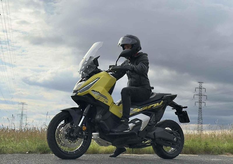 S kombinací skútru a endura přišla Honda už téměř před deseti lety a odvaha se jí vyplatila - o X-ADV je velký zájem.