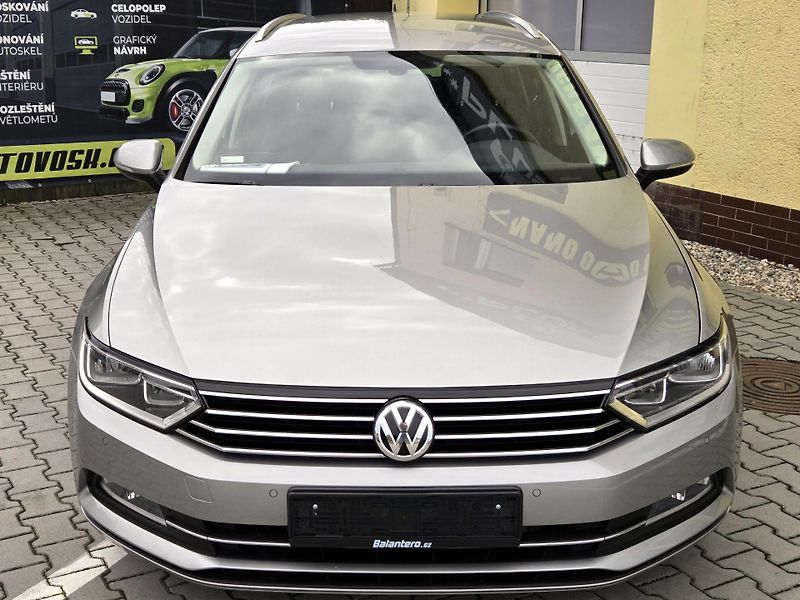 Volkswagen Passat 2.0TDi DSG *SERV.KN.FAKTURY*   - fotka 2 z 49