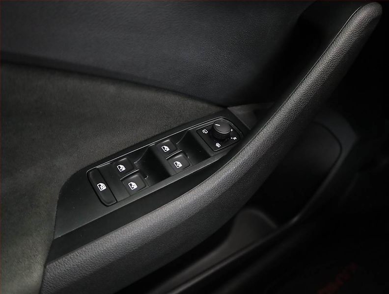 Škoda Kamiq (2024) Drive 1.0 TSI - fotka 12 z 18