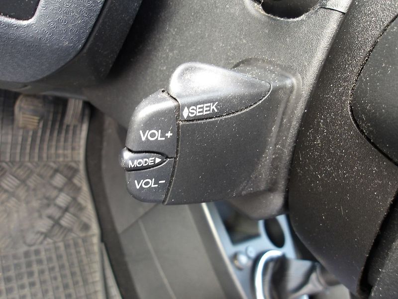 Ford Fusion 1,4i 55kW Naj. 75000km - fotka 18 z 24