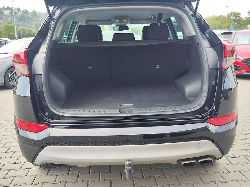 Hyundai Tucson 2.0 CRDI/100kW Style 4x4 - fotka 9 z 36