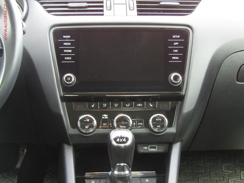 Škoda Octavia (2019) 1.6TDi 4x4, 1.maj,ČR, Style - fotka 11 z 17