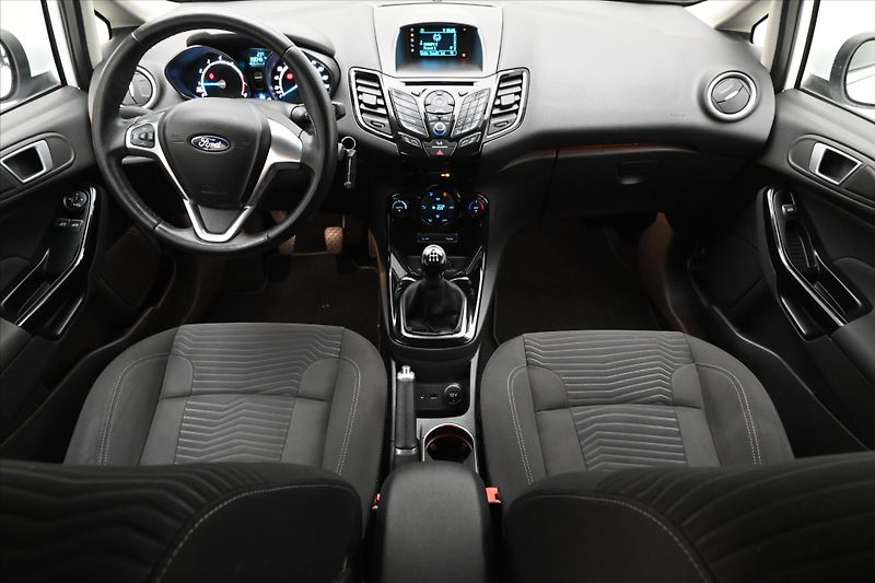 Ford Fiesta 1,0 EcoBoost 74kW Titanium Ser - fotka 15 z 28