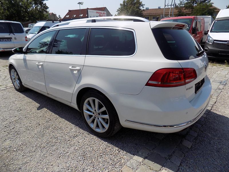 Volkswagen Passat 2,0 TDI 130 KW ALCANT. VÝHŘEV - fotka 14 z 61