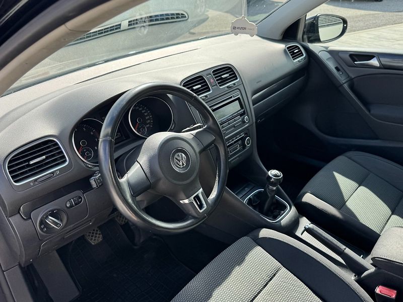 Volkswagen Golf (2012) Comfortline 1.2 TSI 63kW - fotka 11 z 32
