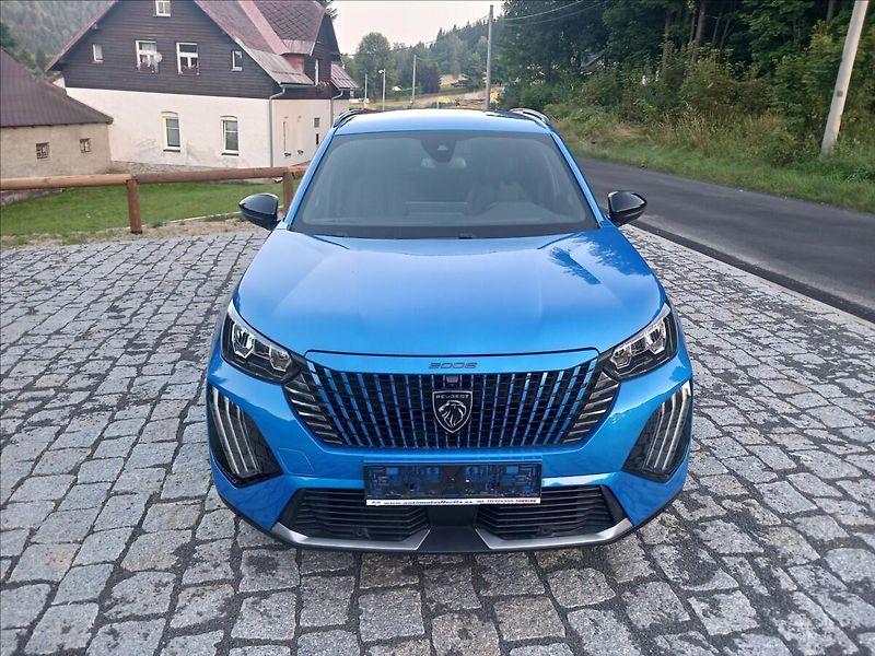 Peugeot 2008 1,2 ALLURE LIMITED edition - fotka 8 z 38
