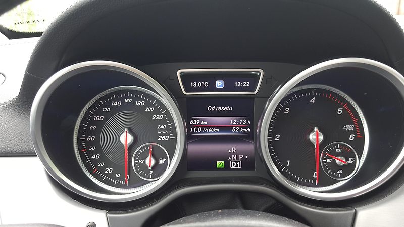 Mercedes-Benz GLS (2016) 500 V8  - fotka 29 z 32