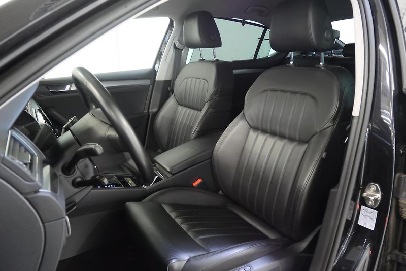 Škoda Superb - fotka 12 z 29