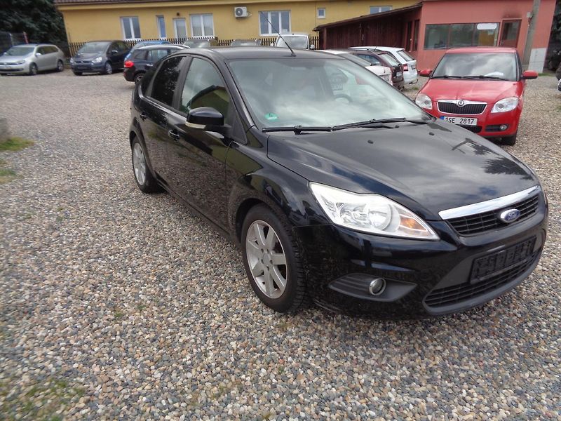 Ford Focus 1,6 - fotka 1 z 17