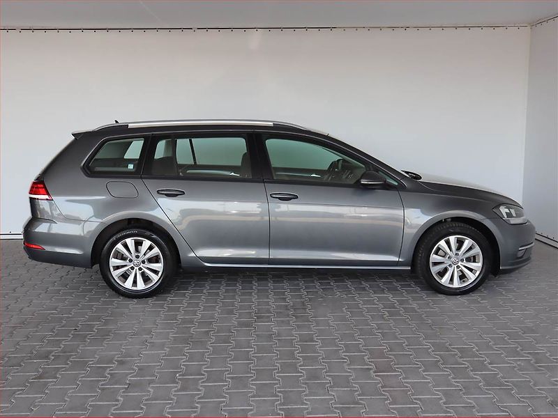 Volkswagen Golf (2017) Comfortline 2.0 TDI, Automat - fotka 6 z 23