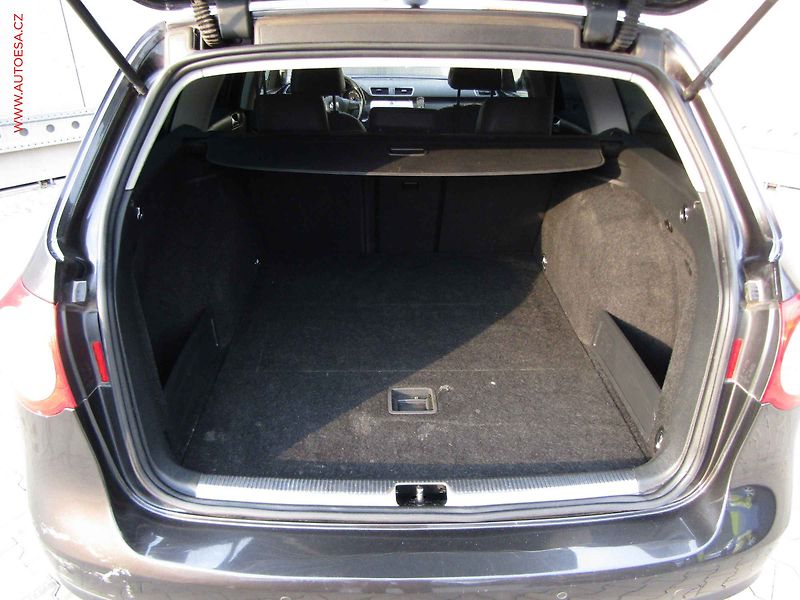 Volkswagen Passat (2010) 2.0TDi, Navigace - fotka 7 z 18