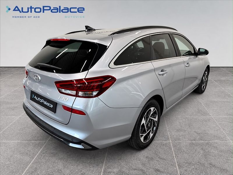 Hyundai i30 (2025) 1,0 STYLE - NOVÝ VŮZ - fotka 4 z 16