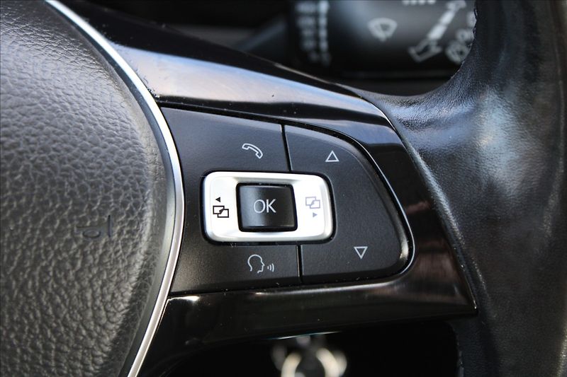 Volkswagen Golf Sportsvan 2,0 TDI  HIGHLINE - fotka 16 z 30
