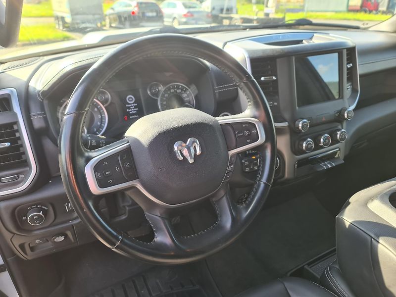 Dodge RAM 1500 (2022) 5.7 HEMI 4x4 BIGHORN LPG - fotka 48 z 67