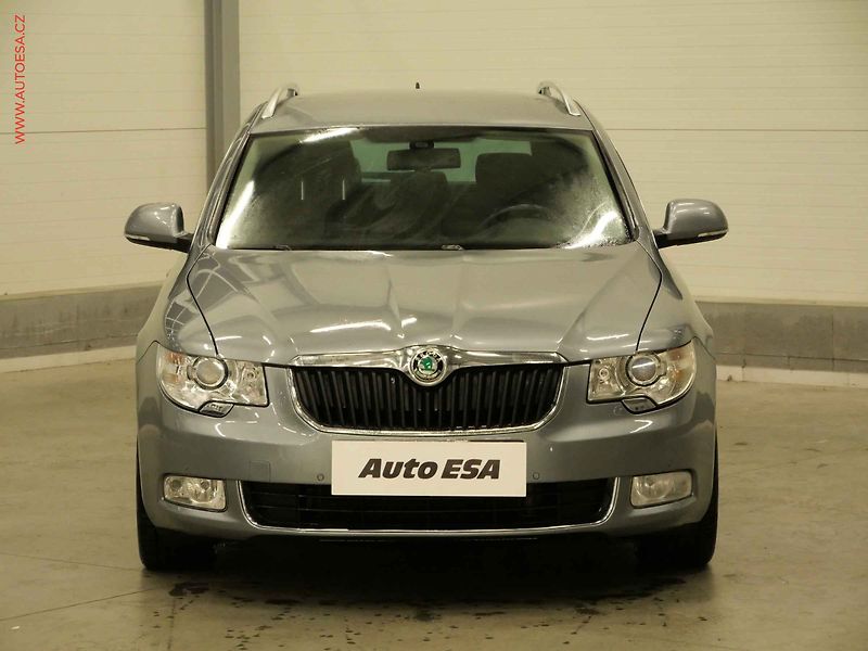 Škoda Superb (2010) 2.0TDI, Xenon, AC - fotka 2 z 22