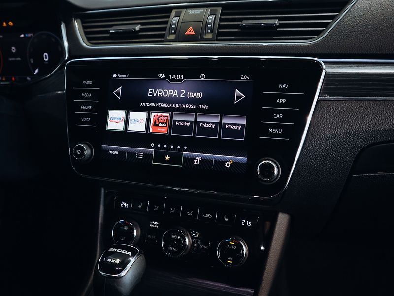 Škoda Superb 2.0TDI 147kW Style 4x4 DSG - fotka 27 z 35