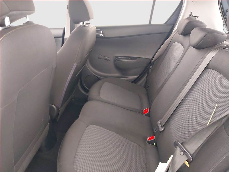 Hyundai i20 (2013) 1.2, ČR,1.maj, Serv.kniha - fotka 10 z 16