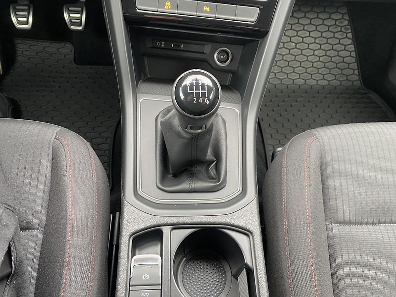 Volkswagen Touran 1.4 TSI 110kW - SOUND - NAVI - fotka 26 z 45