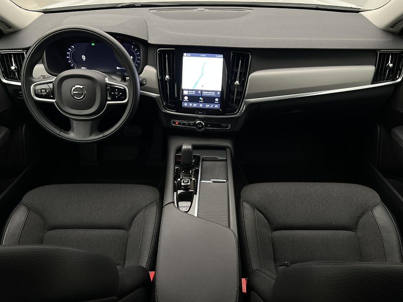 Volvo V90 B4 MOMENTUM AUT  - fotka 2 z 44