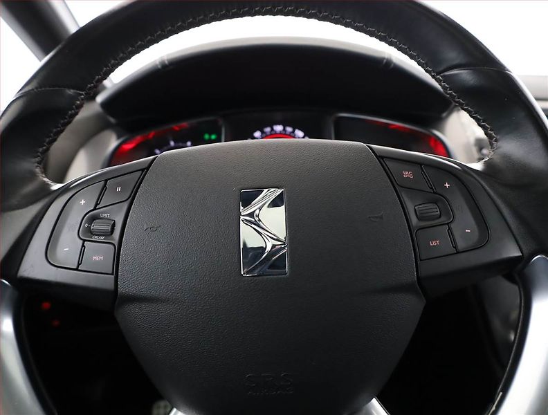 Citroën DS5 (2015) 2.0 BlueHDI, Automat, ČR,1.maj - fotka 8 z 21