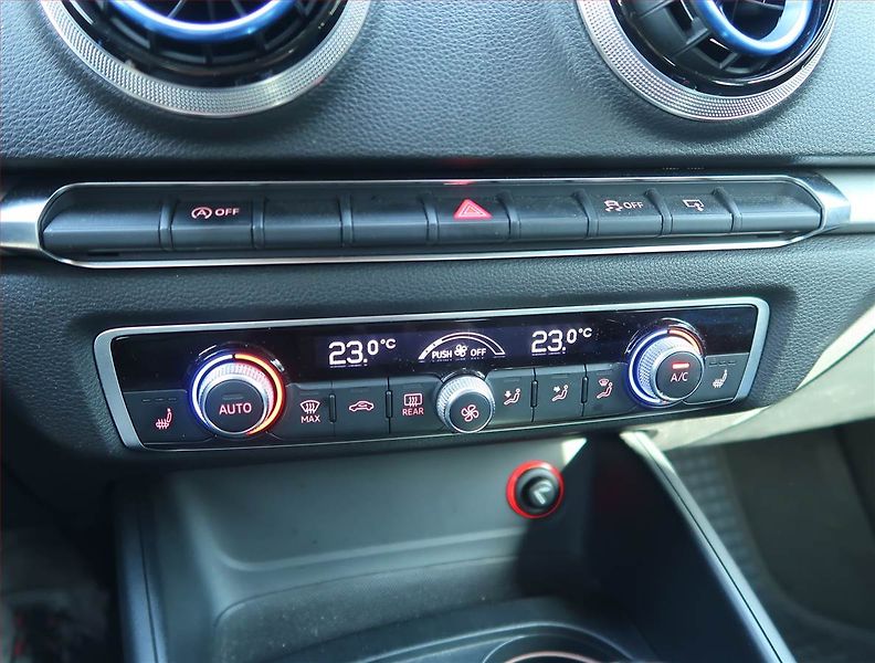 Audi A3 (2015) 1.6 TDI, Automat, Navi - fotka 17 z 17