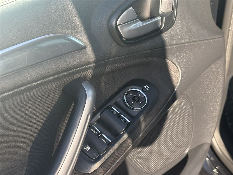 Ford Galaxy 2,0 TDCi 120 kW DPF Ghia - fotka 6 z 22