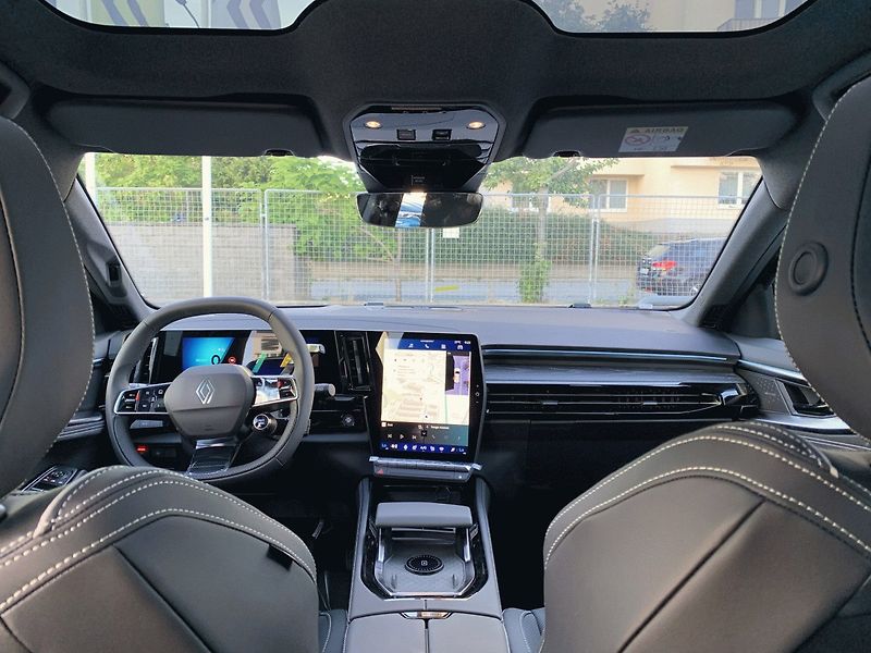 Renault Espace (2026) Iconic full hybrid E-Tech 200 - fotka 15 z 27