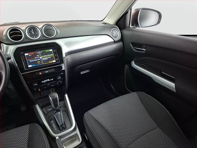 Suzuki Vitara (2018) 1.6 VVT, Automat, Tempomat - fotka 8 z 19