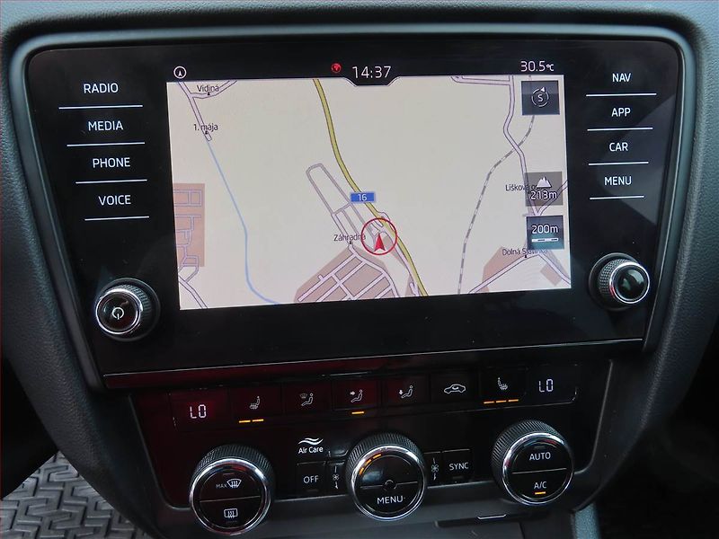 Škoda Octavia (2018) 1.6 TDI, Automat, Navi - fotka 19 z 25