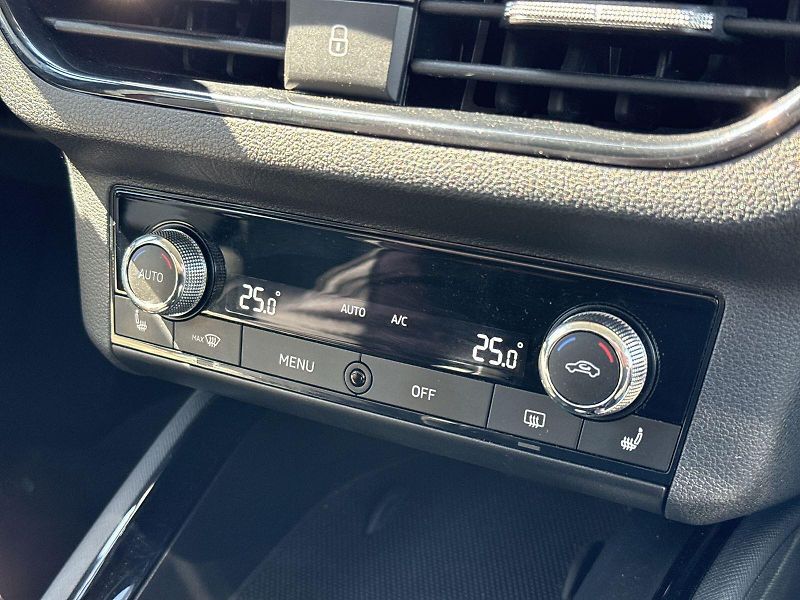 Škoda Kamiq (2020) 1.5 TSI Style - fotka 17 z 31