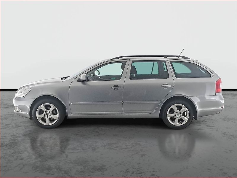 Škoda Octavia (2011) Elegance 1.6 TDI, Serv.kniha - fotka 3 z 15