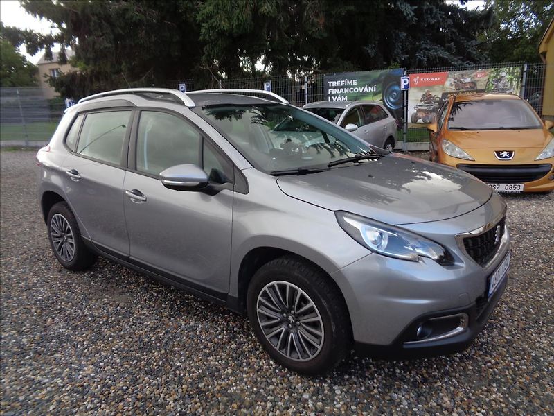 Peugeot 2008 1,2 - fotka 1 z 18