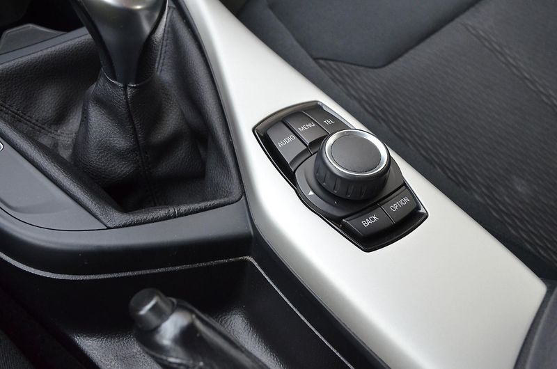 BMW Řada 1 (2016) 116i 80kW Facelift /AUT. KLIMA - fotka 31 z 33