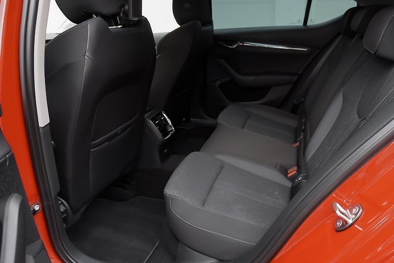 Škoda Octavia 1.5 TSI STYLE PLUS - fotka 32 z 46