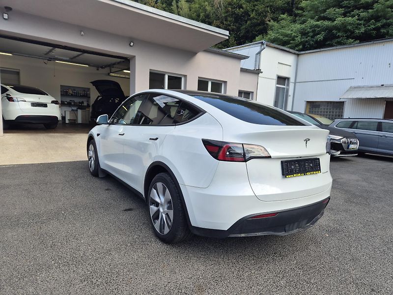 Tesla Model Y ZAMLUVENO ! - fotka 2 z 7