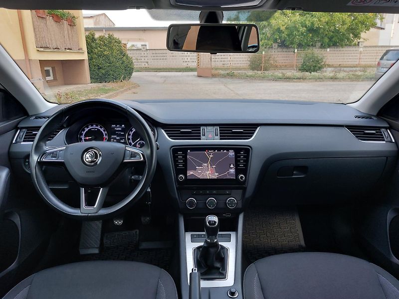 Škoda Octavia 1,6 TDi 85kw Ambition ČR Nav. - fotka 13 z 18